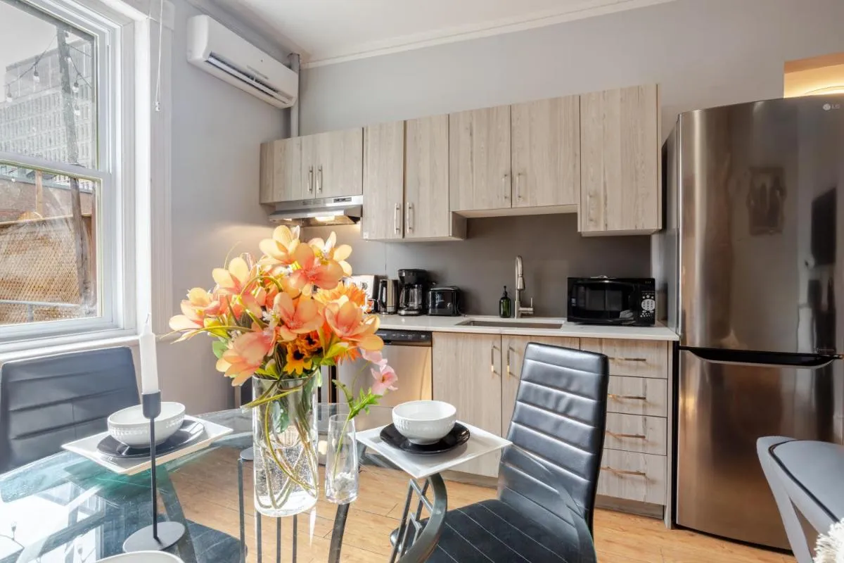 بدر بنتهاوس روفتوب و ببك ين كرسكنت - مونتريال، كندا