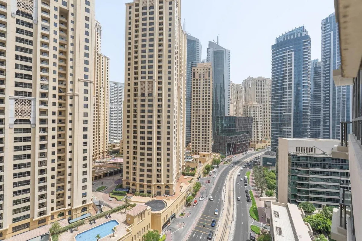 ⁨Free housekeeping visits during your stay - StayShort - Dubai Marina beautiful 1 bed that sleeps 4⁩ — صورة 20