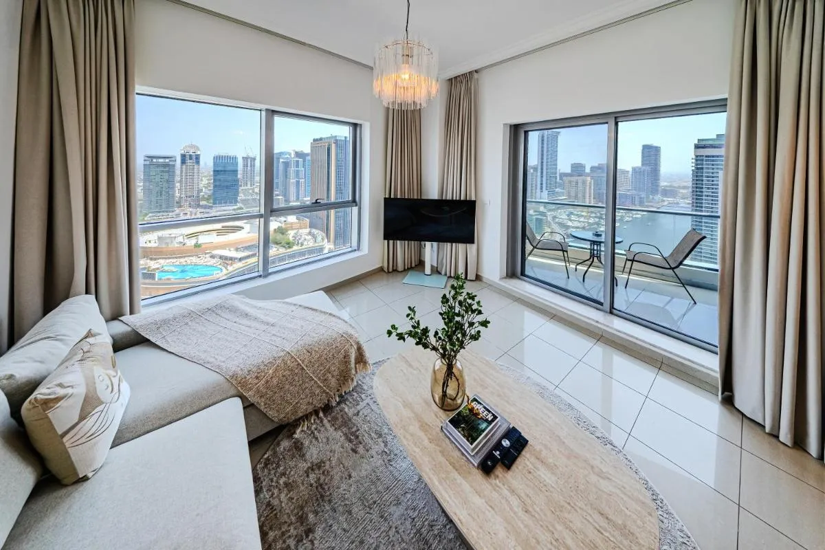 1BD Canal View for 4 in Bay Central, Dubai Marina