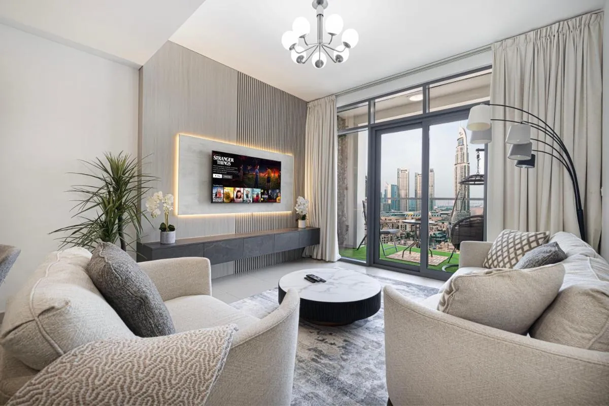 Luxury 2,5BR Burj Khalifa Views with Pool and Gym Access Near Dubai Mall — صورة 3