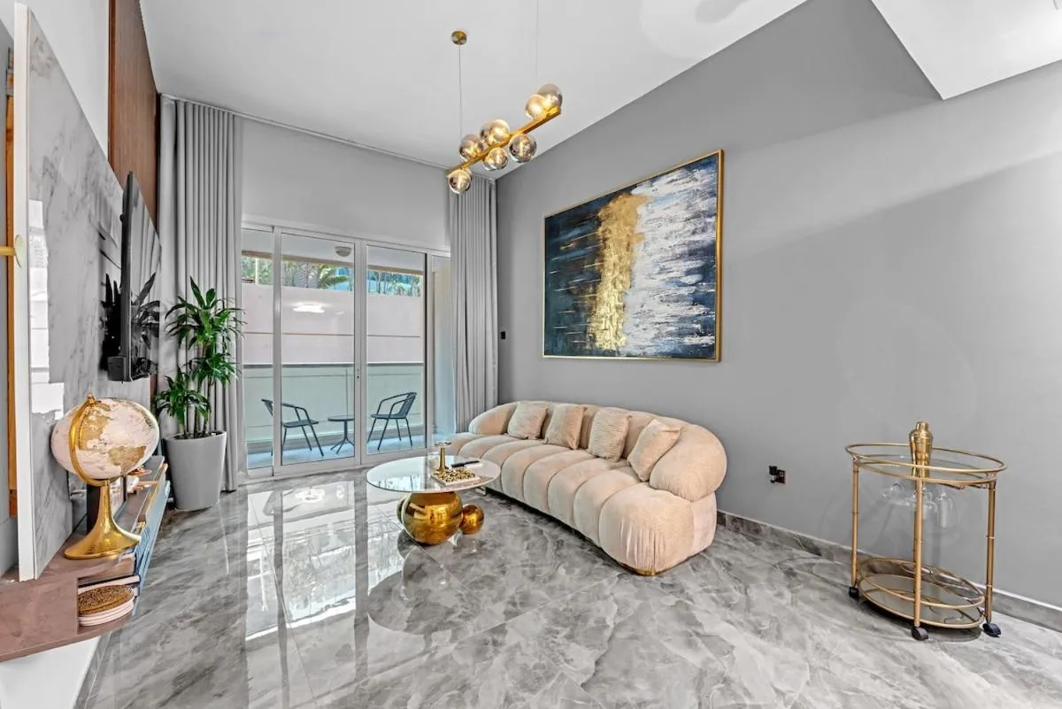 Waves - Gold Opulence 1 BR in Marina