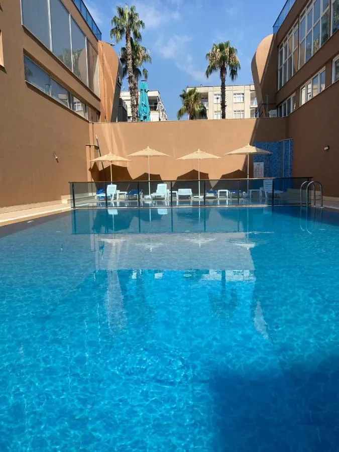 Downtown Antalya XL Family Stay