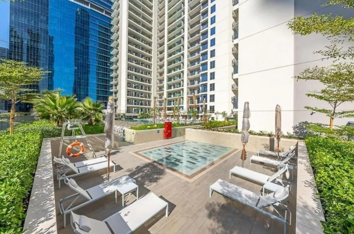 ⁨Facing the Dubai Water Canal 1BR, Minutes from Metro with Easy Downtown Access, Zada Tower, Business Bay by Deluxe Holiday Homes⁩ — صورة 20