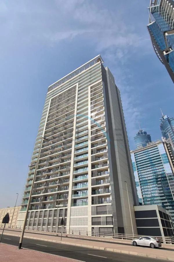 ⁨Facing the Dubai Water Canal 1BR, Minutes from Metro with Easy Downtown Access, Zada Tower, Business Bay by Deluxe Holiday Homes⁩ — صورة 13