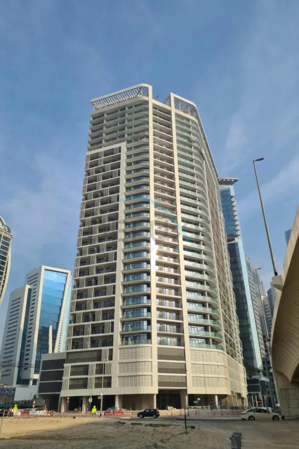 ⁨Facing the Dubai Water Canal 1BR, Minutes from Metro with Easy Downtown Access, Zada Tower, Business Bay by Deluxe Holiday Homes⁩ — صورة 12