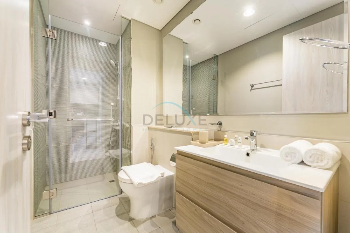 ⁨Facing the Dubai Water Canal 1BR, Minutes from Metro with Easy Downtown Access, Zada Tower, Business Bay by Deluxe Holiday Homes⁩ — صورة 6