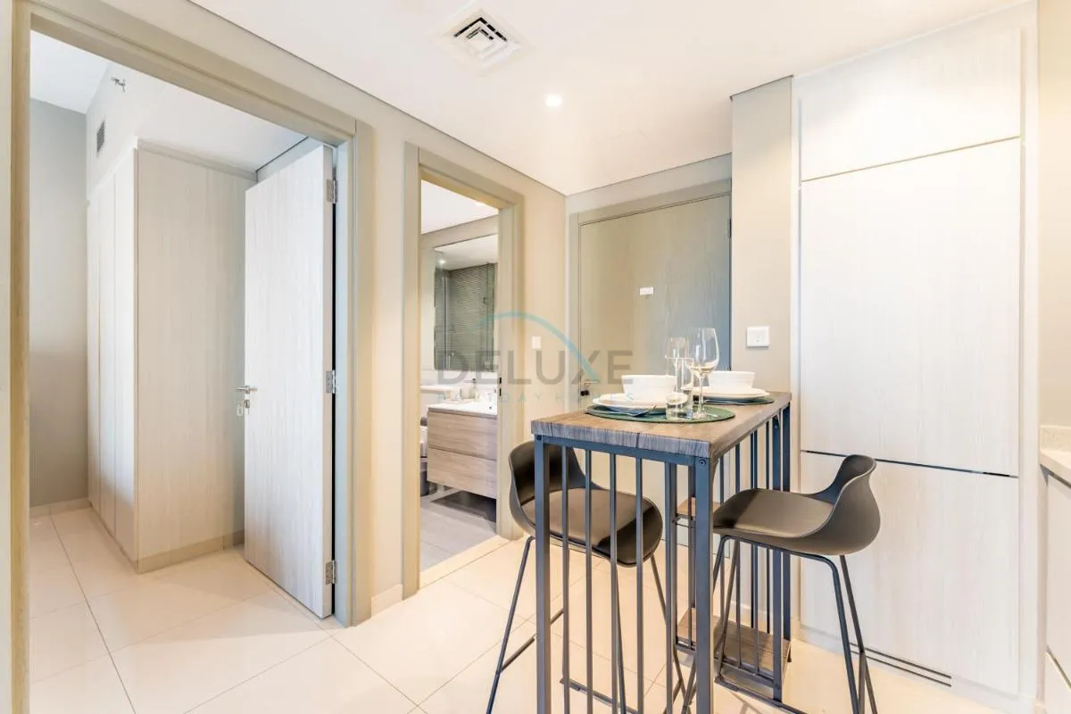 ⁨Facing the Dubai Water Canal 1BR, Minutes from Metro with Easy Downtown Access, Zada Tower, Business Bay by Deluxe Holiday Homes⁩ — صورة 7