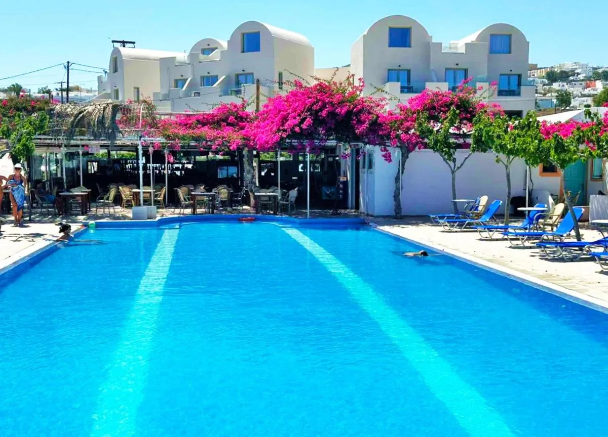 لوفلي هوت ل - سانتوريني، اليونان