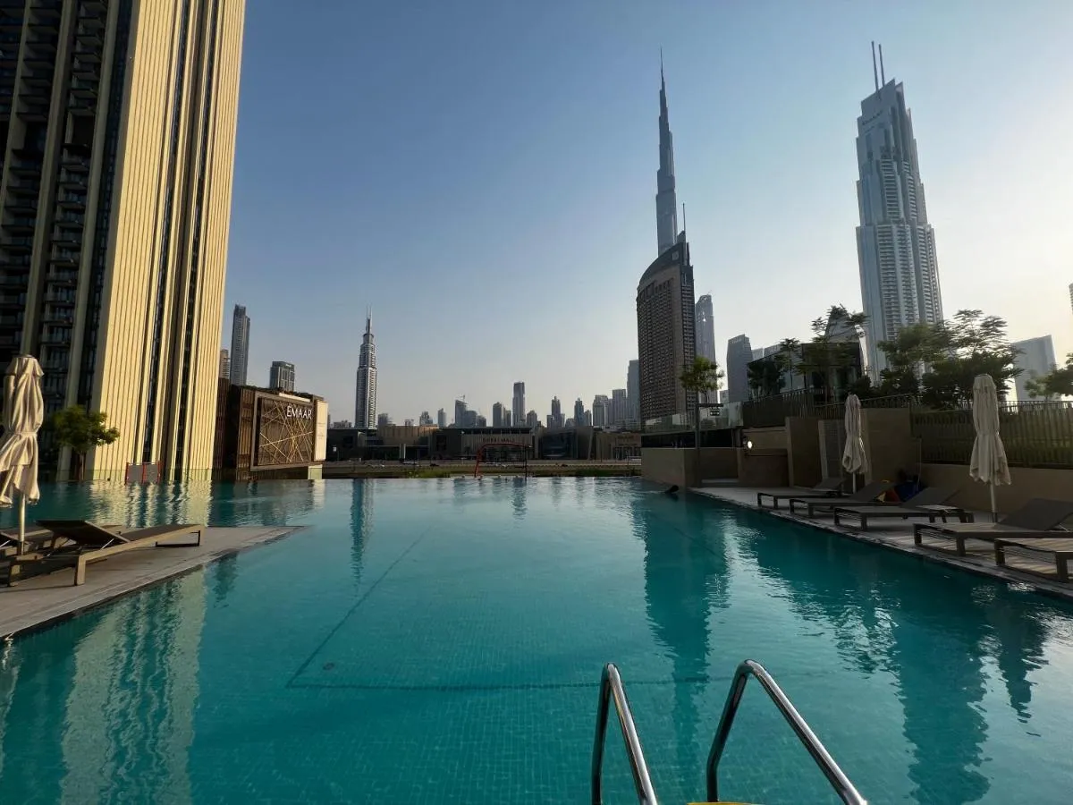 2min Walk to Dubai Mall - 2BR - Infinity Pool & Gym - Burj Khalifa - دبي، الإمارات
