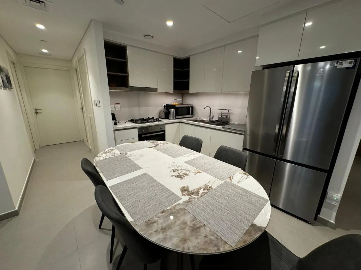 ⁨2min Walk to Dubai Mall - 2BR - Infinity Pool & Gym - Burj Khalifa⁩ — صورة 7
