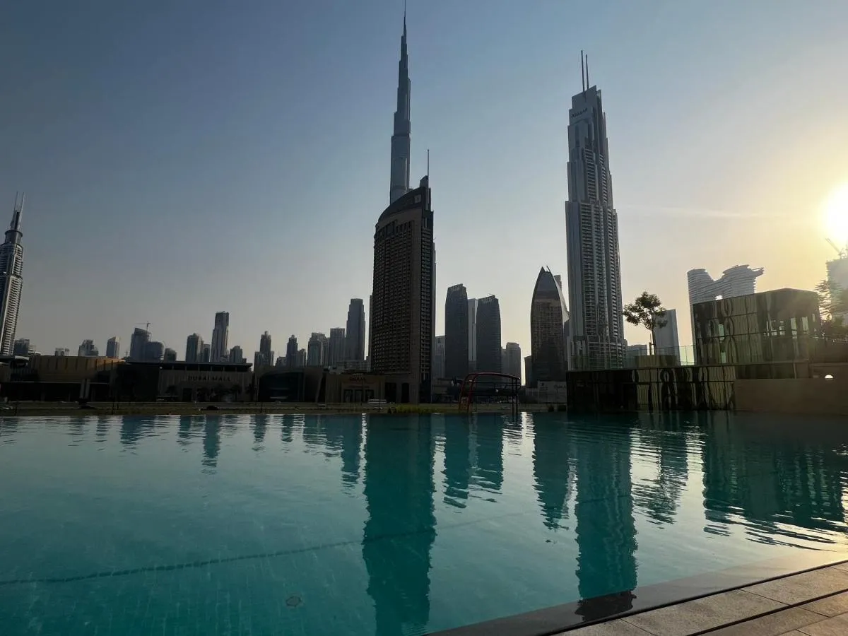 ⁨2min Walk to Dubai Mall - 2BR - Infinity Pool & Gym - Burj Khalifa⁩ — صورة 10