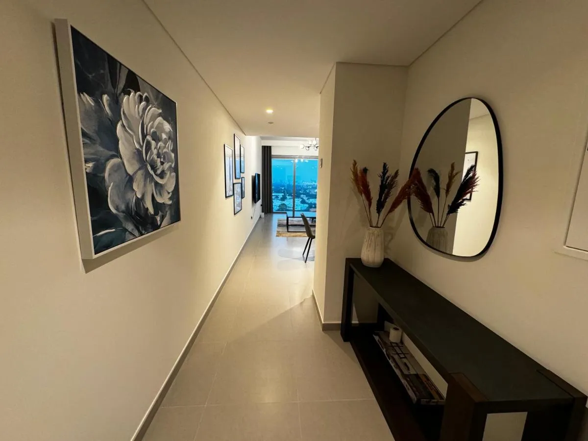 ⁨2min Walk to Dubai Mall - 2BR - Infinity Pool & Gym - Burj Khalifa⁩ — صورة 25