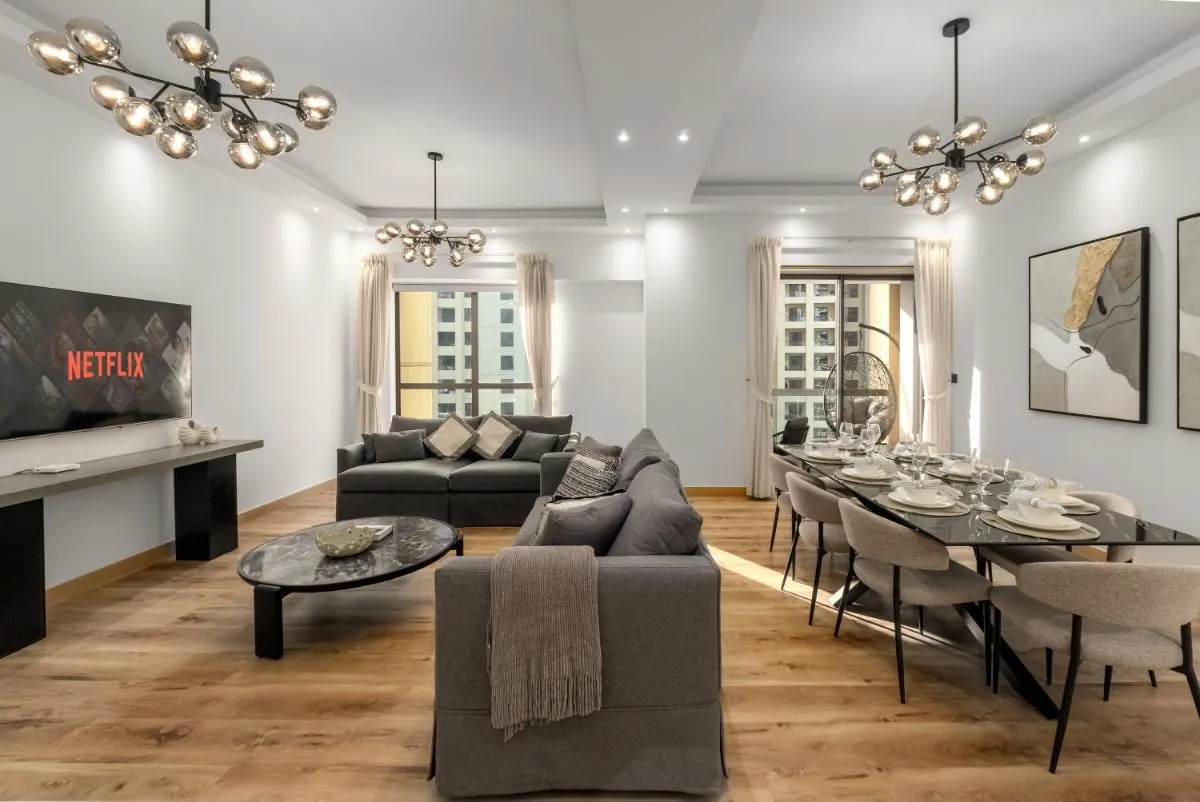 4 Bedroom Sea View Apartment in Jumeirah Beach Residence - دبي، الإمارات