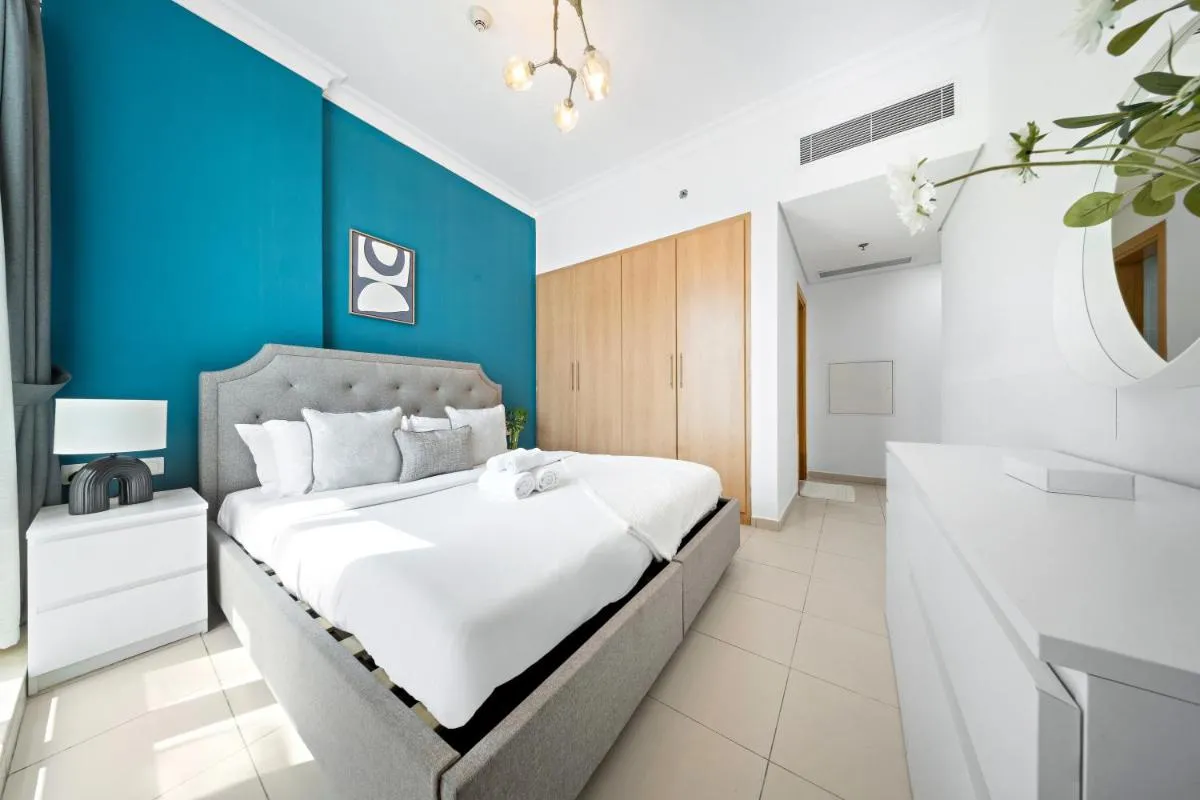 ⁨1Br Suit with Full Canal View - Down Town⁩ — صورة 7