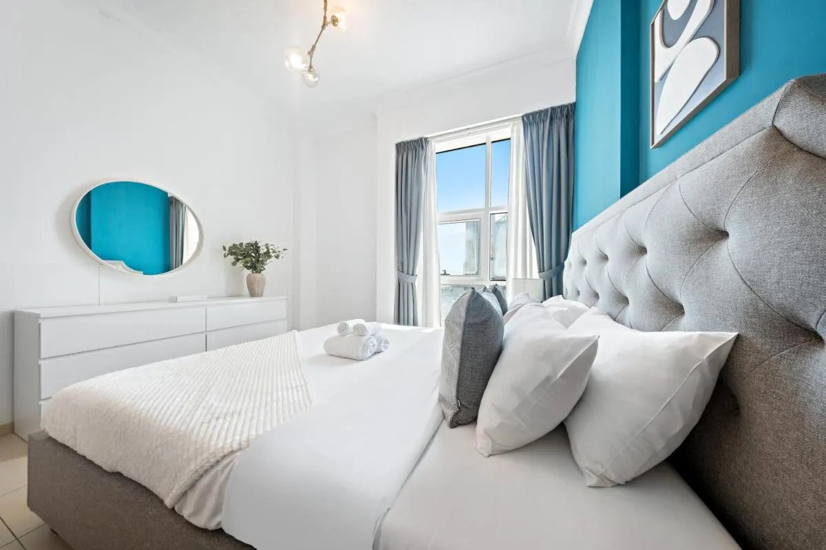 ⁨1Br Suit with Full Canal View - Down Town⁩ — صورة 8