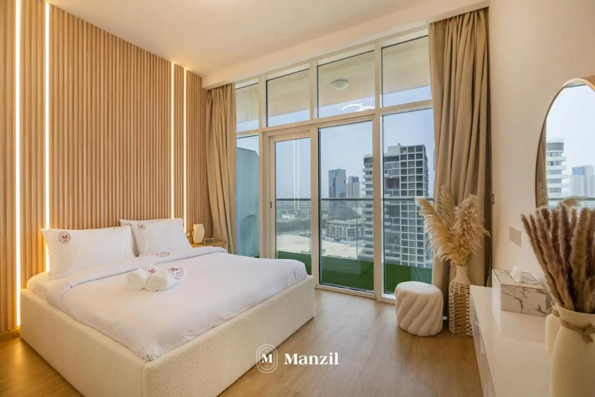 Manzil - Central 1BHK in JVC w Pool near Dubai Sports City — صورة 4