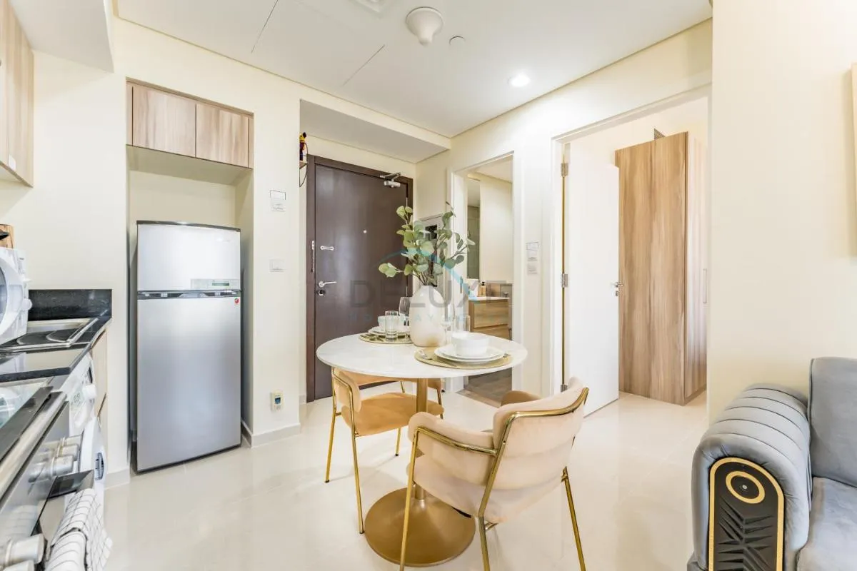 Conveniently Located Minutes from Dubai Hills Mall, Park, Golf Club, and Essential City Landmarks 1BR with Premium Facilities, Damac Hills Golf Vita A, Damac Hills 1 by Deluxe Holiday Homes — صورة 3