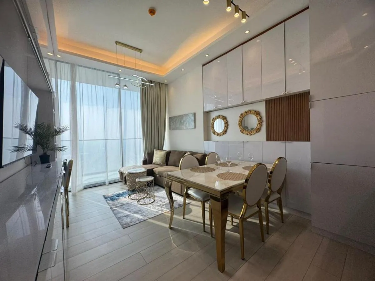 Stylish 1BR Skyline Views JVC Dubai - دبي، الإمارات