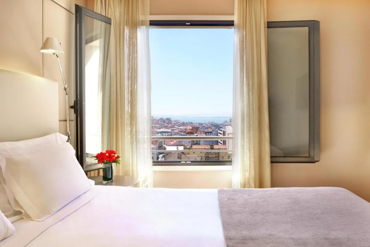 نه كوليكشن ليسبو ليبرداد - لشبونة، البرتغال