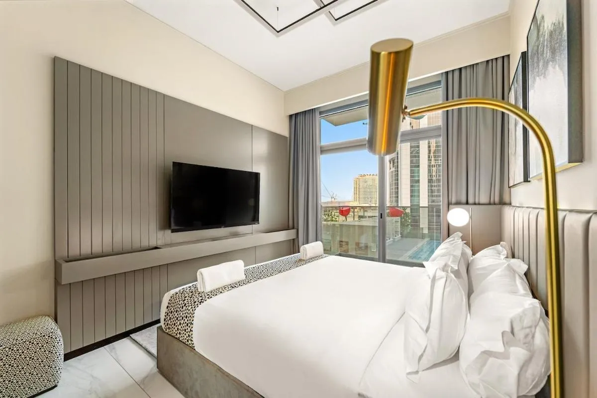 ⁨FIRST CLASS 2BR Pool View and near Dubai Mall⁩ — صورة 10
