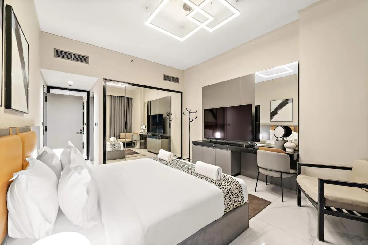 ⁨FIRST CLASS 2BR Pool View and near Dubai Mall⁩ — صورة 11