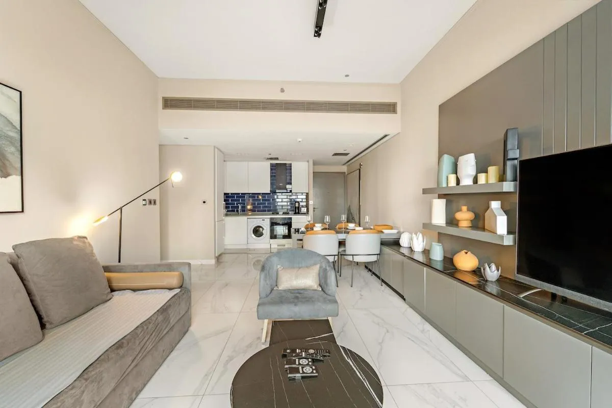⁨FIRST CLASS 2BR Pool View and near Dubai Mall⁩ — صورة 13
