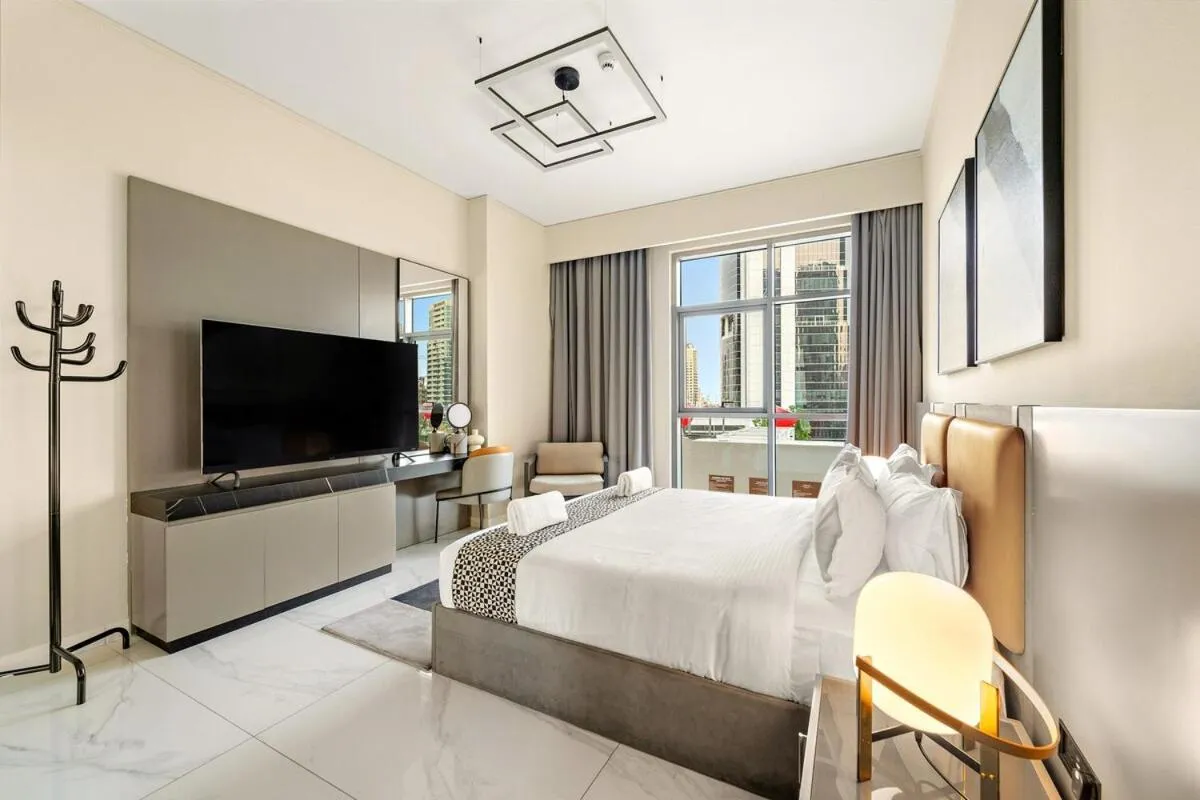 ⁨FIRST CLASS 2BR Pool View and near Dubai Mall⁩ — صورة 19