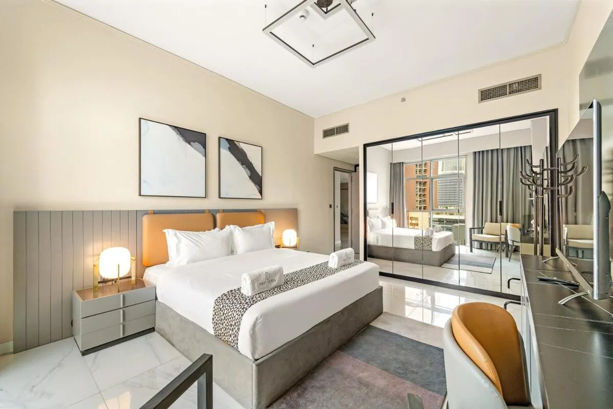 ⁨FIRST CLASS 2BR Pool View and near Dubai Mall⁩ — صورة 22