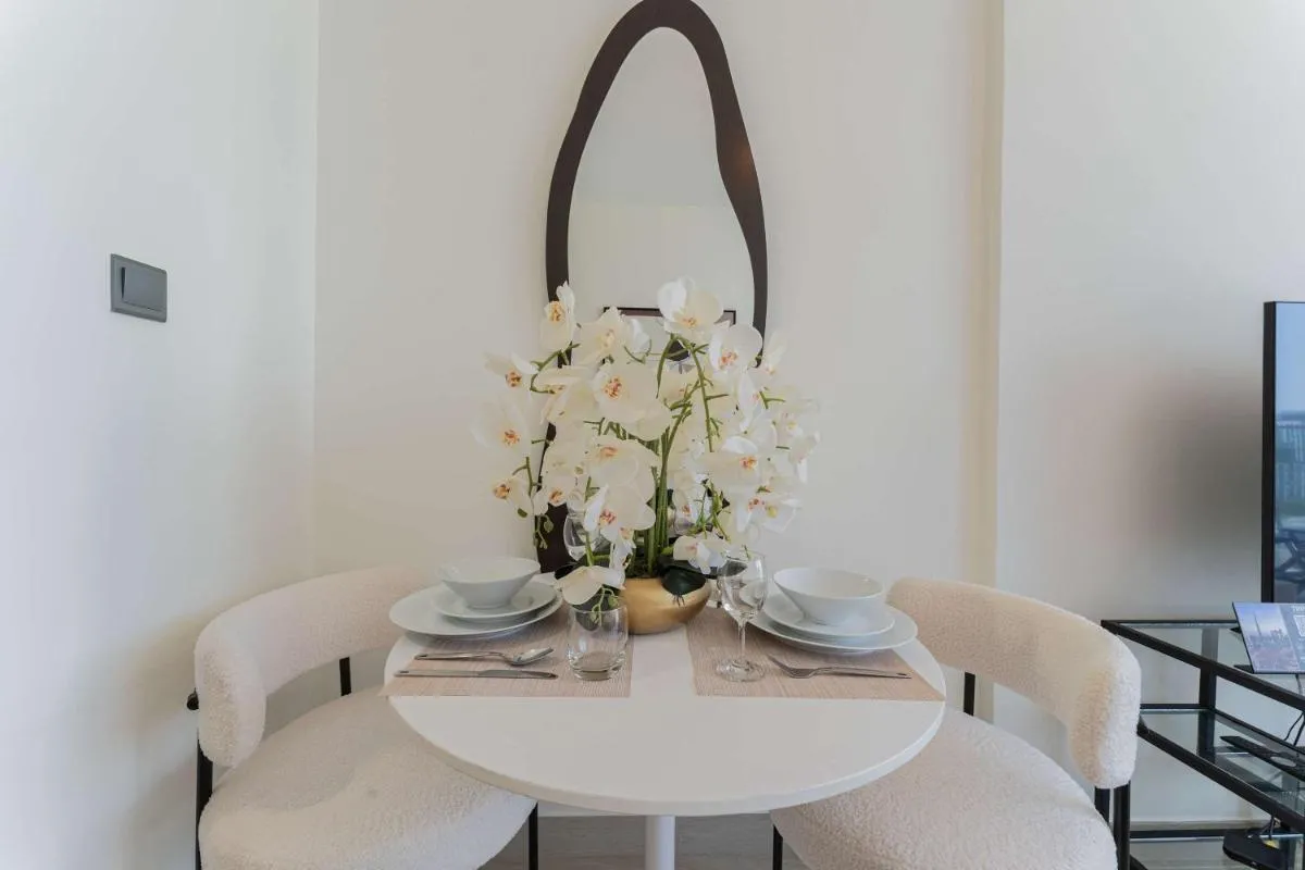 ⁨TRPS - Azizi Riviera 23, Al Meydan - Contemporary Studio in the Heart of Dubai⁩ — صورة 9