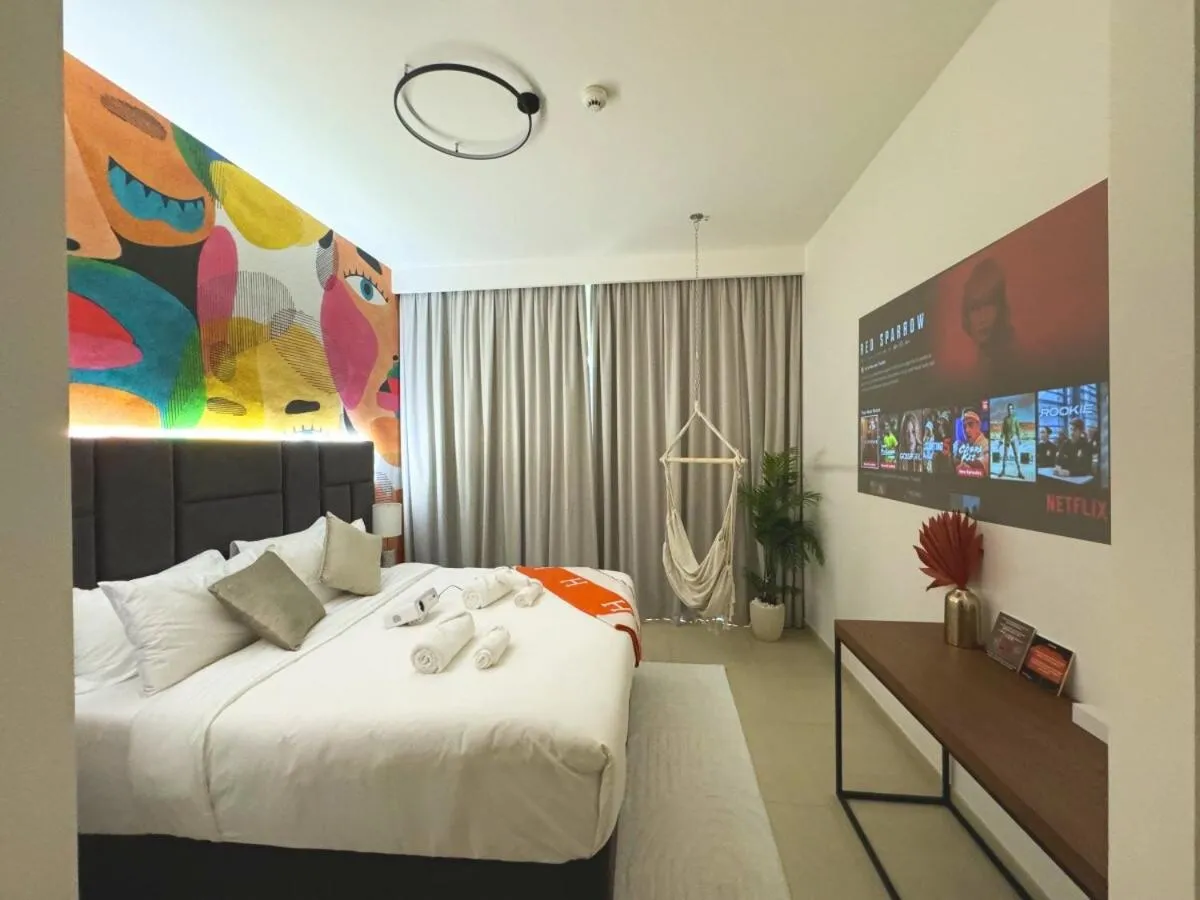 ⁨Stunning 2BR Dubai Mall Pool Gym Burj Khalifa⁩ — صورة 42