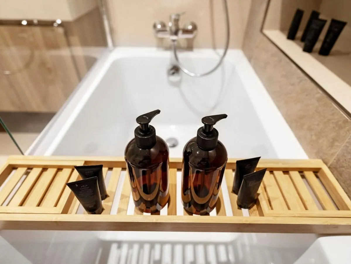 ⁨Stunning 2BR Dubai Mall Pool Gym Burj Khalifa⁩ — صورة 38