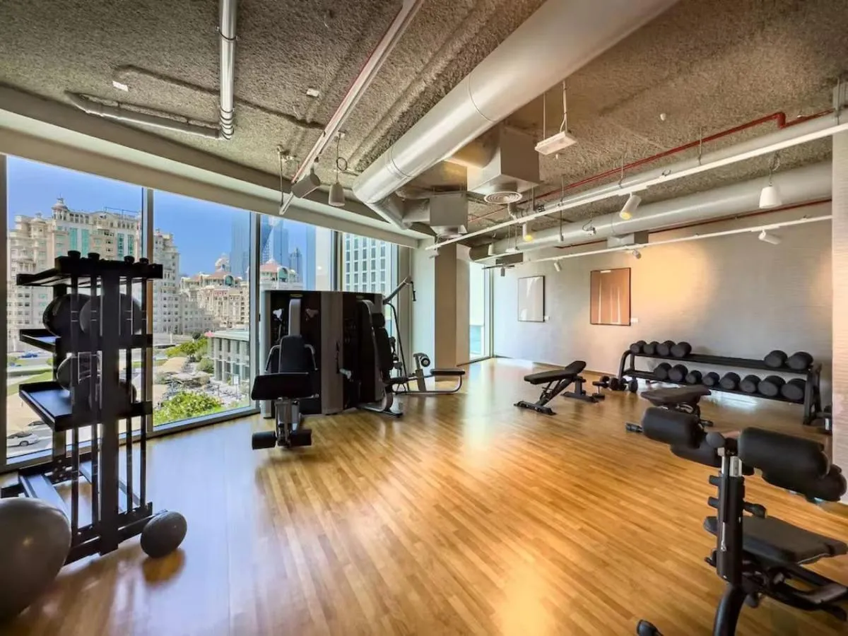 ⁨Stunning 2BR Dubai Mall Pool Gym Burj Khalifa⁩ — صورة 17