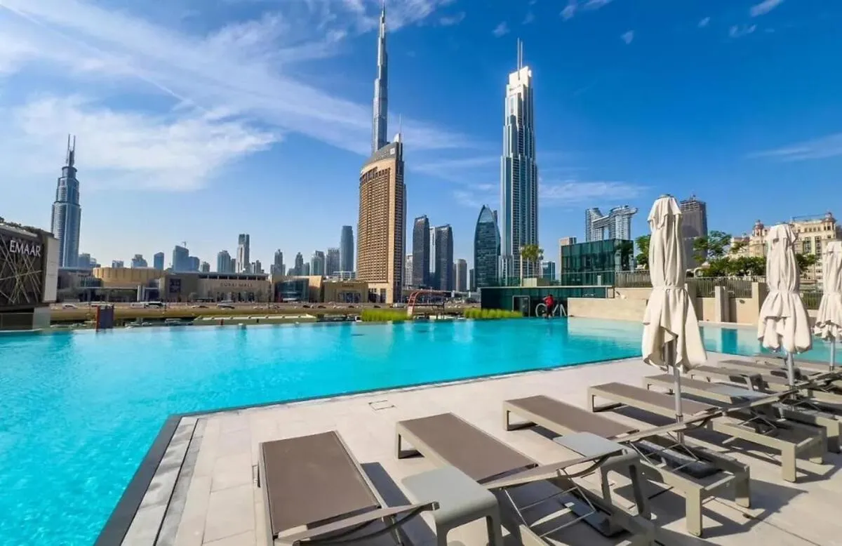 ⁨Stunning 2BR Dubai Mall Pool Gym Burj Khalifa⁩ — صورة 13