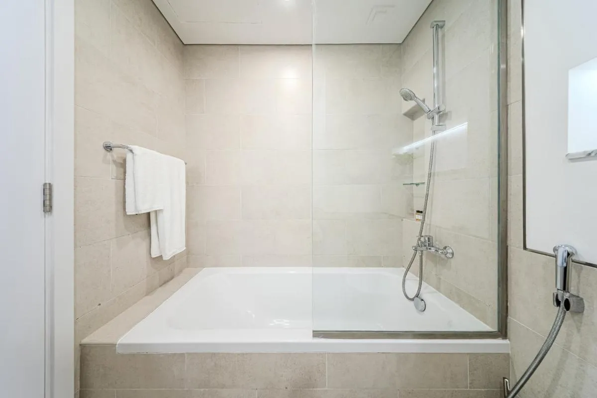 ⁨Chic 2BD in Lamtara for 4, Madinat Jumeirah Living⁩ — صورة 35