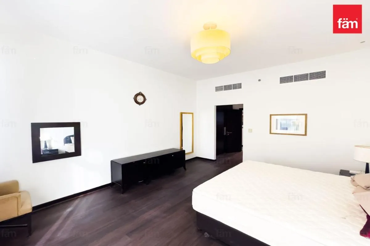 جميرا ليك تاور - الشارقة، الإمارات