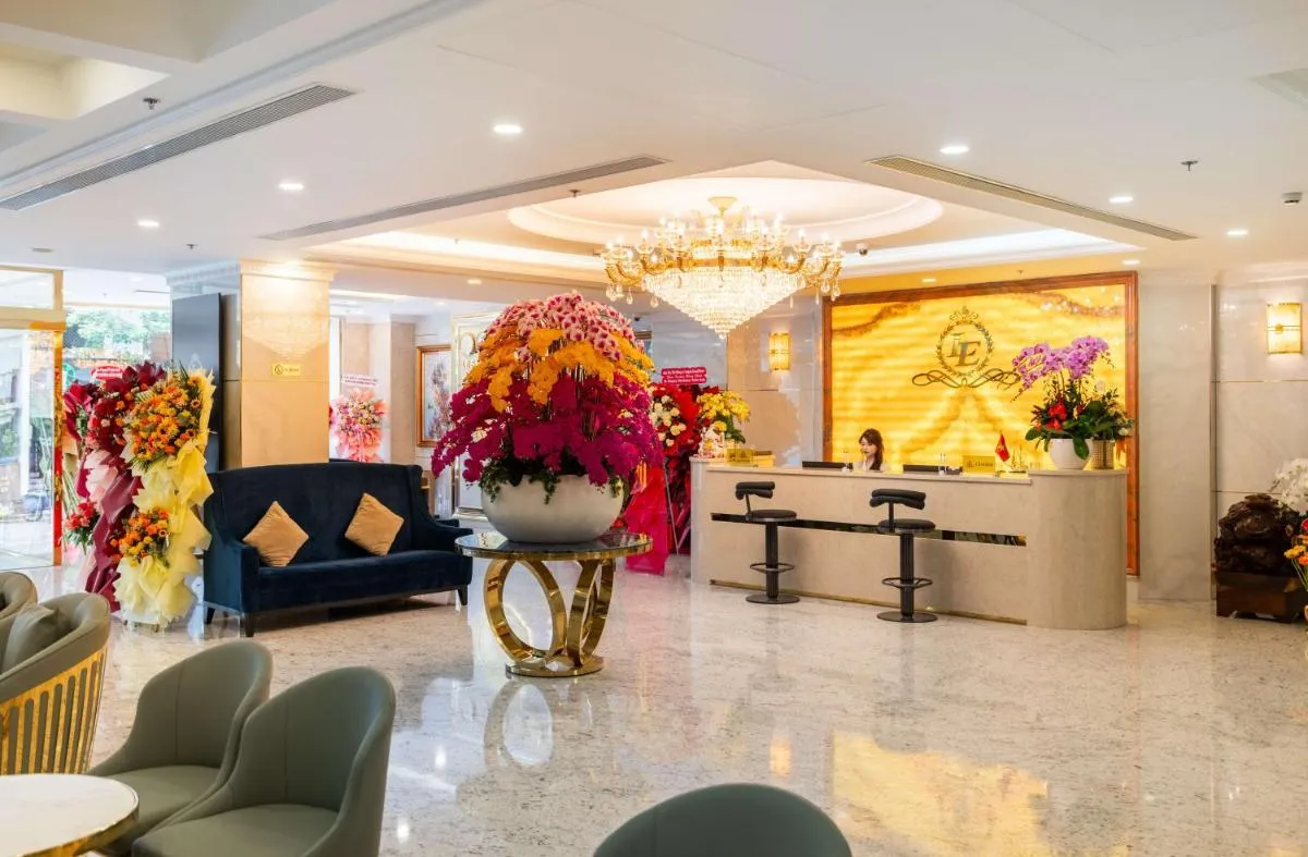 ل سايغون غراند — صورة 2