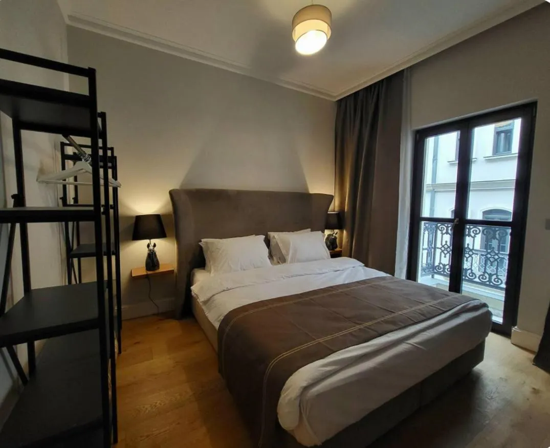 Taksim The 360 Hearth Of stanbul 55-56