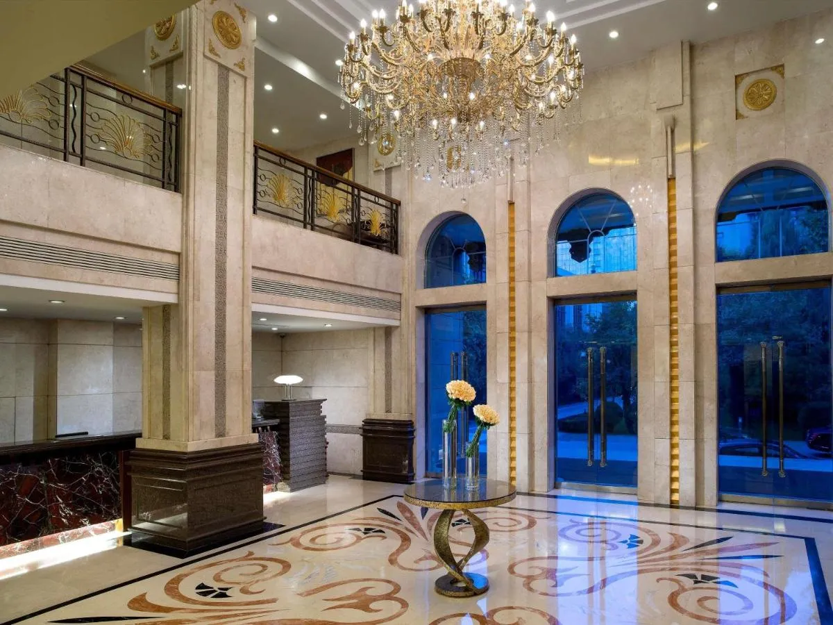 فندق غراند ميركيور شيان ساحة رينمين - شيان، الصين