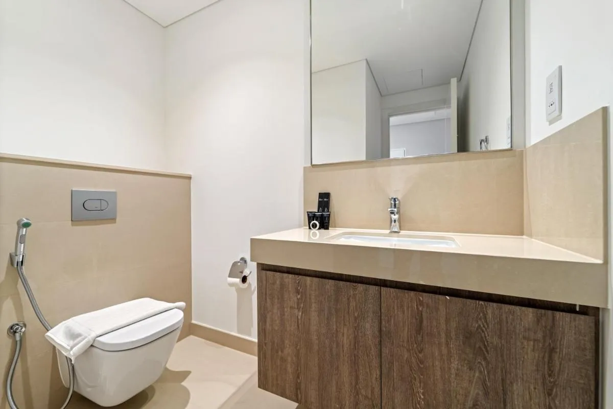 ⁨Luxury 4BR with full Burj Khalifa and Fountain View - 5Min to Dubai Mall⁩ — صورة 44