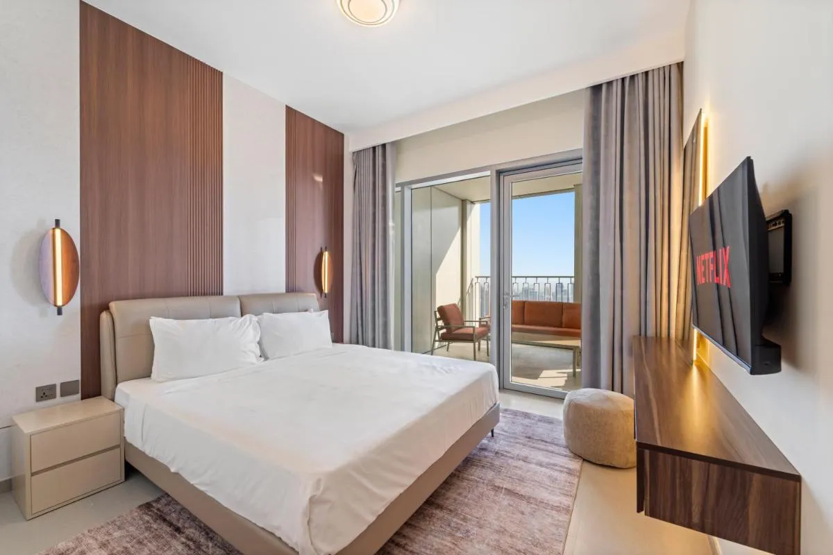 ⁨Luxury 4BR with full Burj Khalifa and Fountain View - 5Min to Dubai Mall⁩ — صورة 5