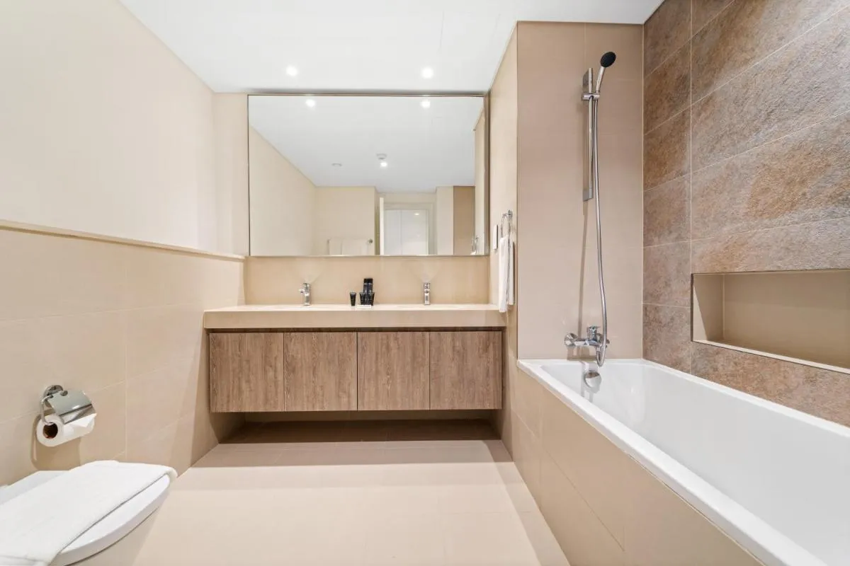 ⁨Luxury 4BR with full Burj Khalifa and Fountain View - 5Min to Dubai Mall⁩ — صورة 43