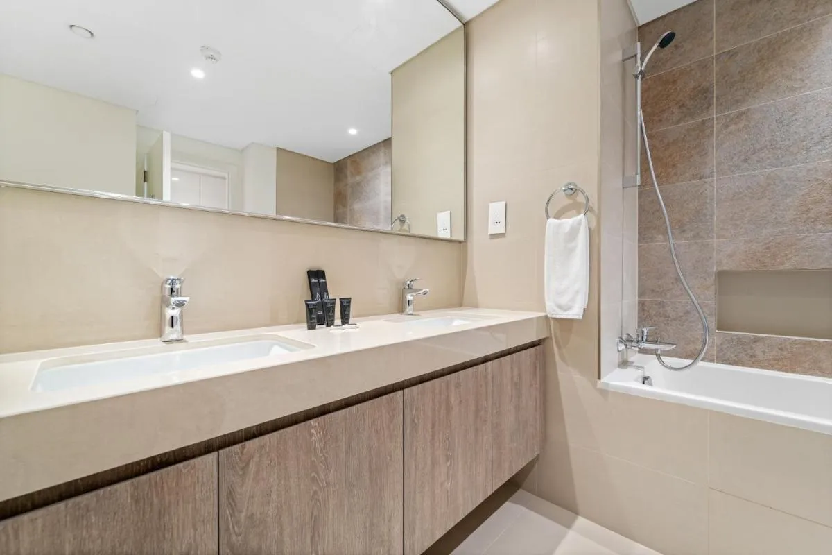 ⁨Luxury 4BR with full Burj Khalifa and Fountain View - 5Min to Dubai Mall⁩ — صورة 40