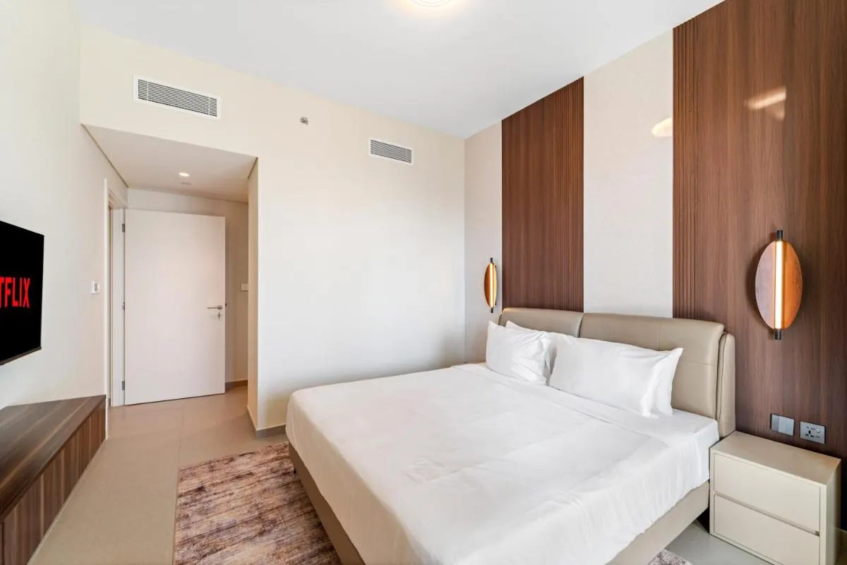 ⁨Luxury 4BR with full Burj Khalifa and Fountain View - 5Min to Dubai Mall⁩ — صورة 19