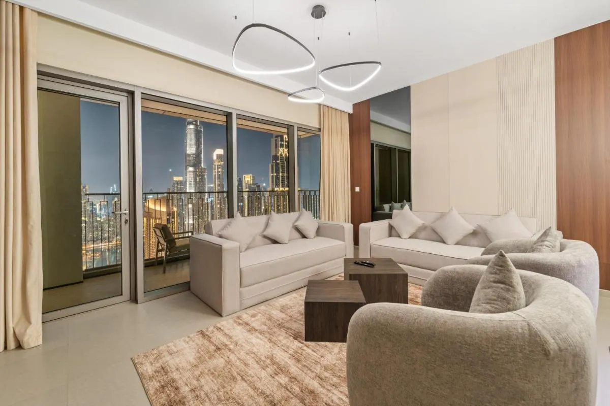 ⁨Luxury 4BR with full Burj Khalifa and Fountain View - 5Min to Dubai Mall⁩ — صورة 8