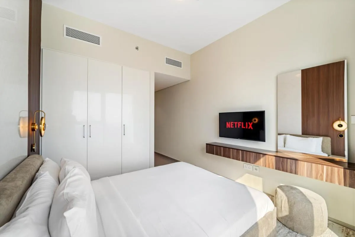 ⁨Luxury 4BR with full Burj Khalifa and Fountain View - 5Min to Dubai Mall⁩ — صورة 26