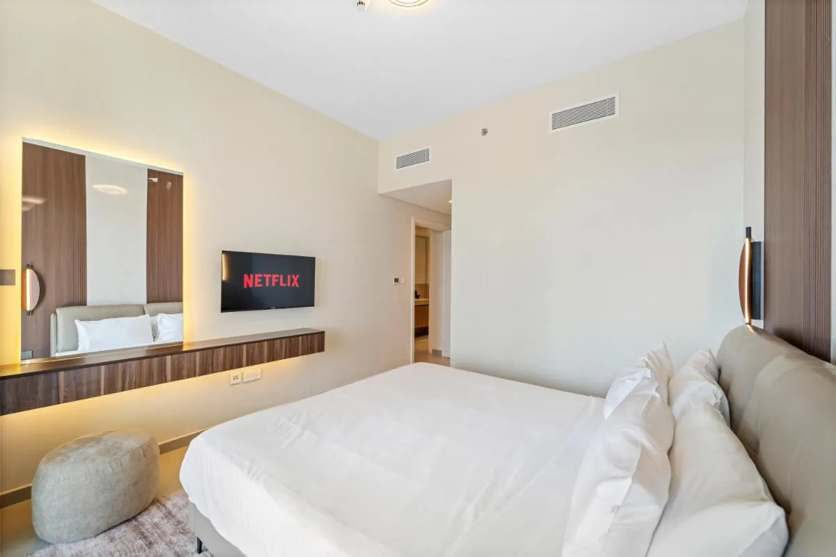 ⁨Luxury 4BR with full Burj Khalifa and Fountain View - 5Min to Dubai Mall⁩ — صورة 20