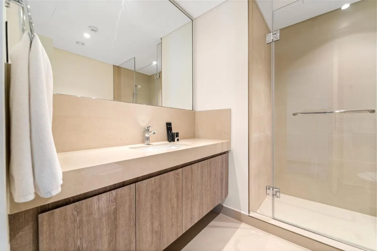 ⁨Luxury 4BR with full Burj Khalifa and Fountain View - 5Min to Dubai Mall⁩ — صورة 42