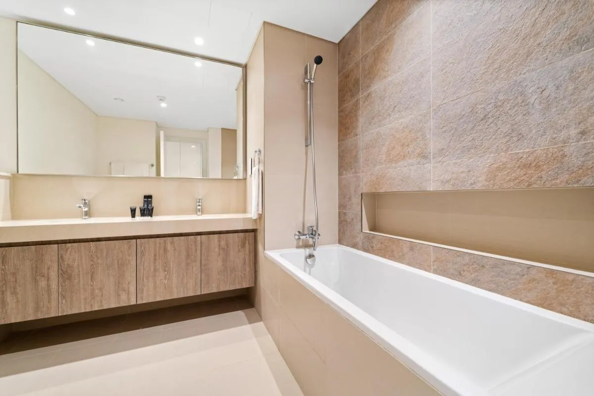 ⁨Luxury 4BR with full Burj Khalifa and Fountain View - 5Min to Dubai Mall⁩ — صورة 38