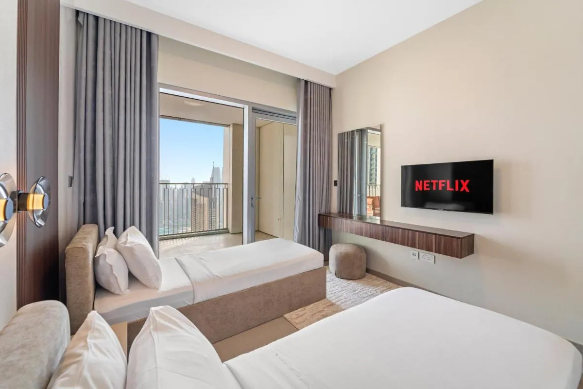 ⁨Luxury 4BR with full Burj Khalifa and Fountain View - 5Min to Dubai Mall⁩ — صورة 29