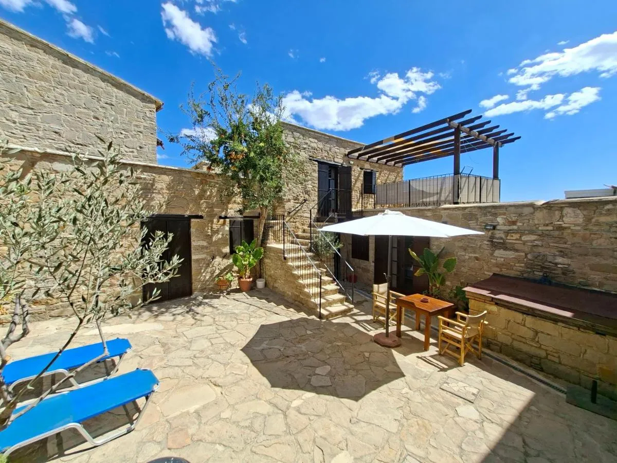 كليانتهيس هووسي - Tochni، قبرص